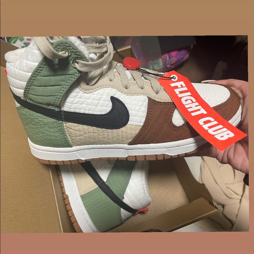 Dunk High 1’s - Picture 3 of 4